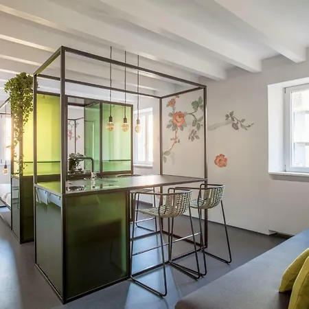 Casa Trentini - Atemporary Art Apartment *
